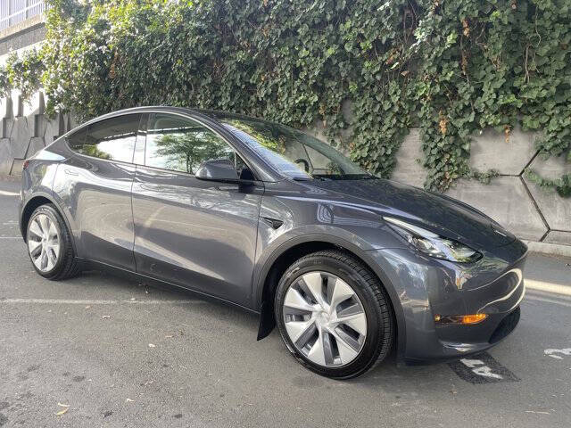 2023 Tesla Model Y Long Range