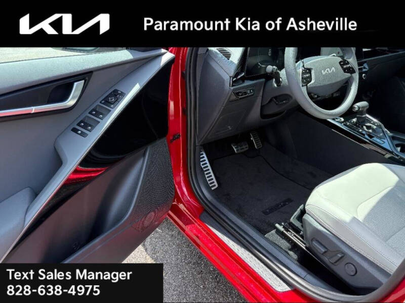 2025 Kia Niro EX Touring