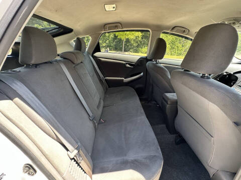 2010 Toyota Prius III