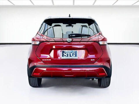 2022 Nissan Kicks SR