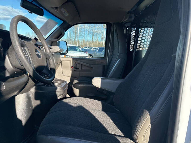 2022 GMC Savana 2500