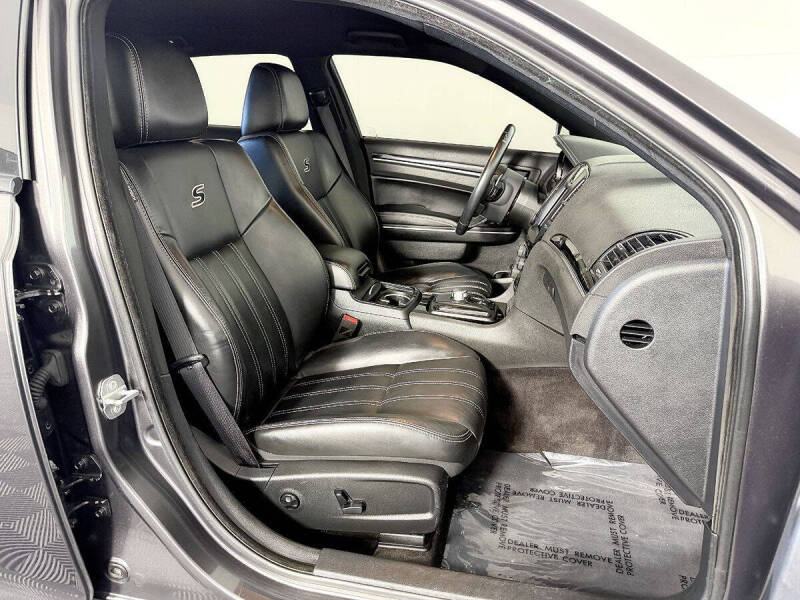 2017 Chrysler 300