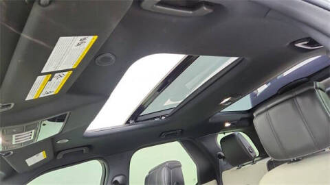 2024 Land Rover Discovery P300 Dynamic SE