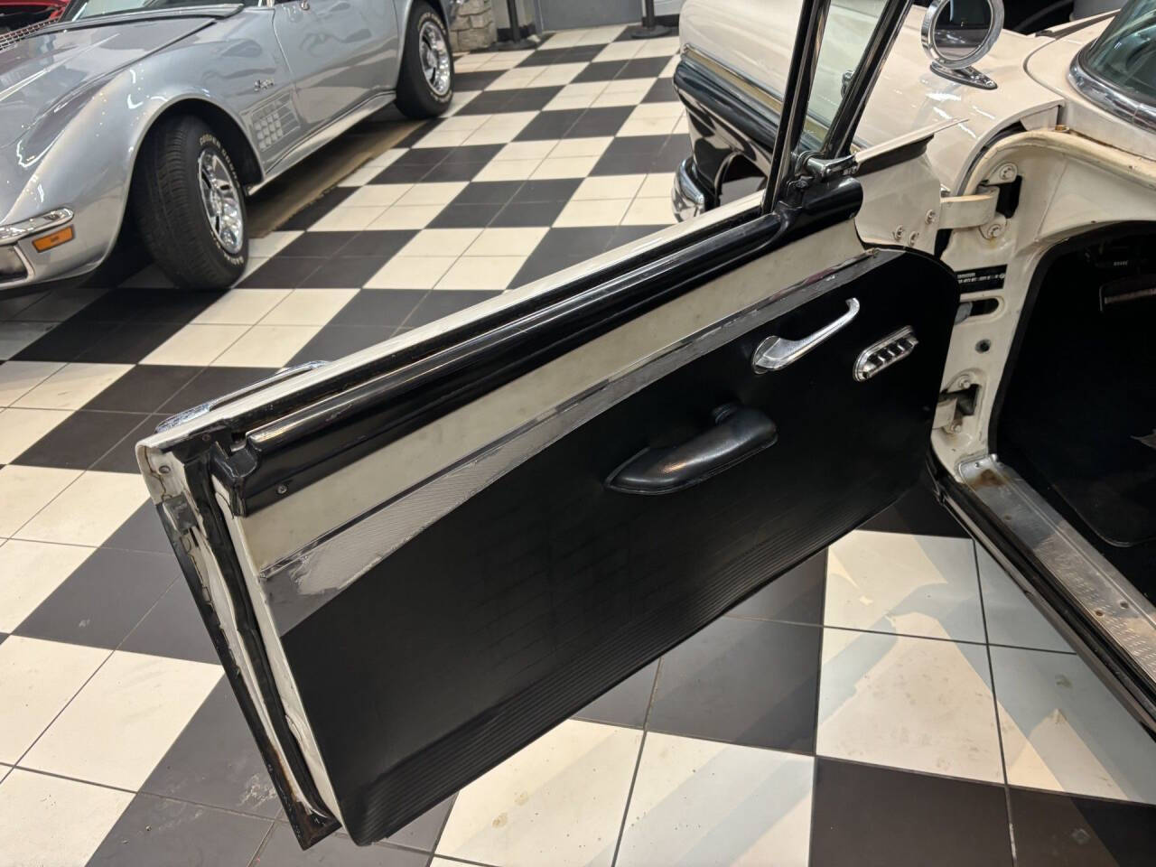 1957 Ford Fairlane 25