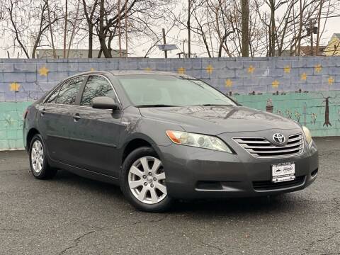 2009 Toyota Camry Hybrid for sale at Illinois Auto Sales in Paterson NJ