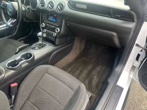 2016 Ford Mustang V6