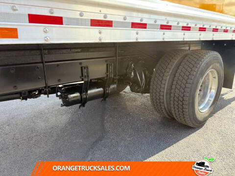 2019 Freightliner M2 106