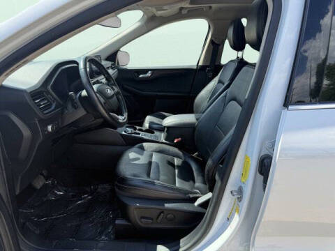 2020 Ford Escape Hybrid Titanium