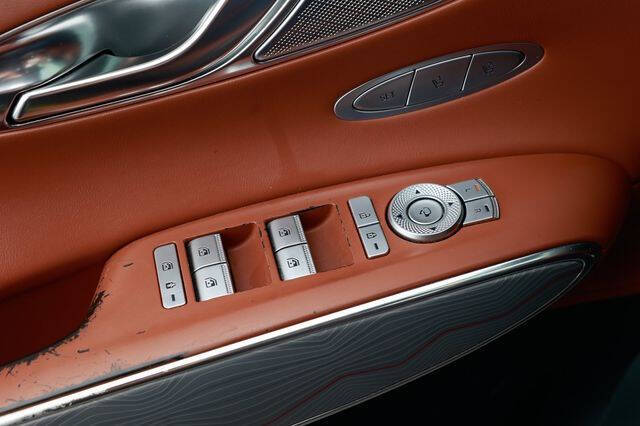 2022 Genesis GV70 2.5T Standard