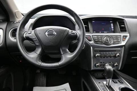 2017 Nissan Pathfinder SL
