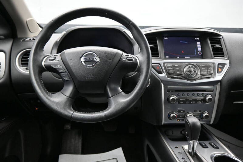 2017 Nissan Pathfinder SL
