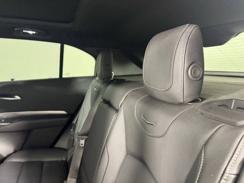 2025 Cadillac XT4 Premium Luxury