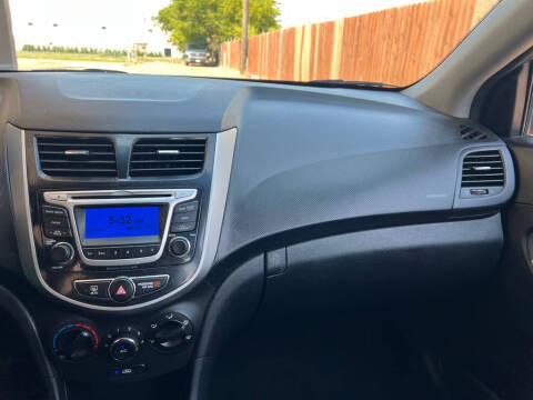 2014 Hyundai Accent SE