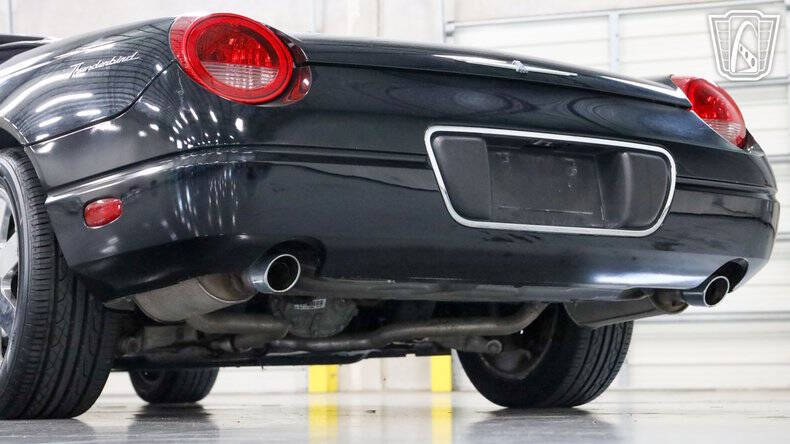 2002 Ford Thunderbird Deluxe