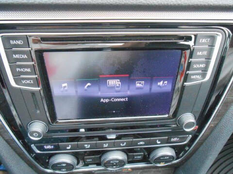 2017 Volkswagen Passat 1.8T SE