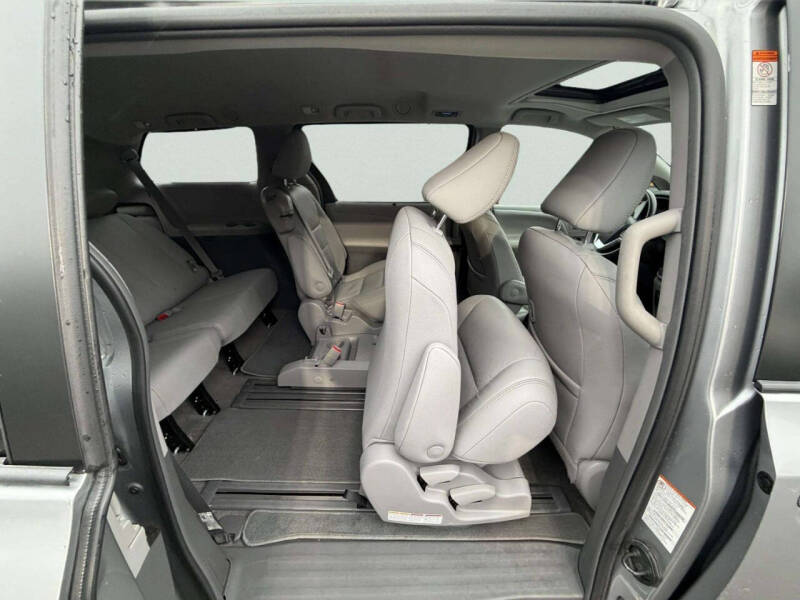 2018 Toyota Sienna XLE 8-Passenger
