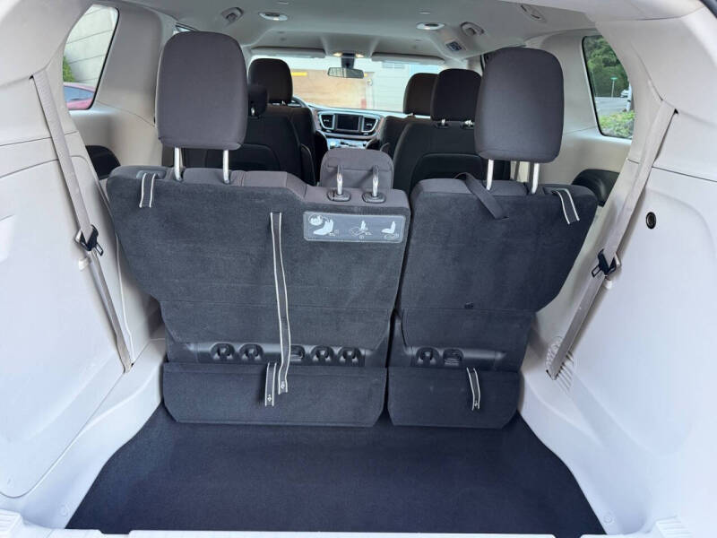 2018 Chrysler Pacifica LX