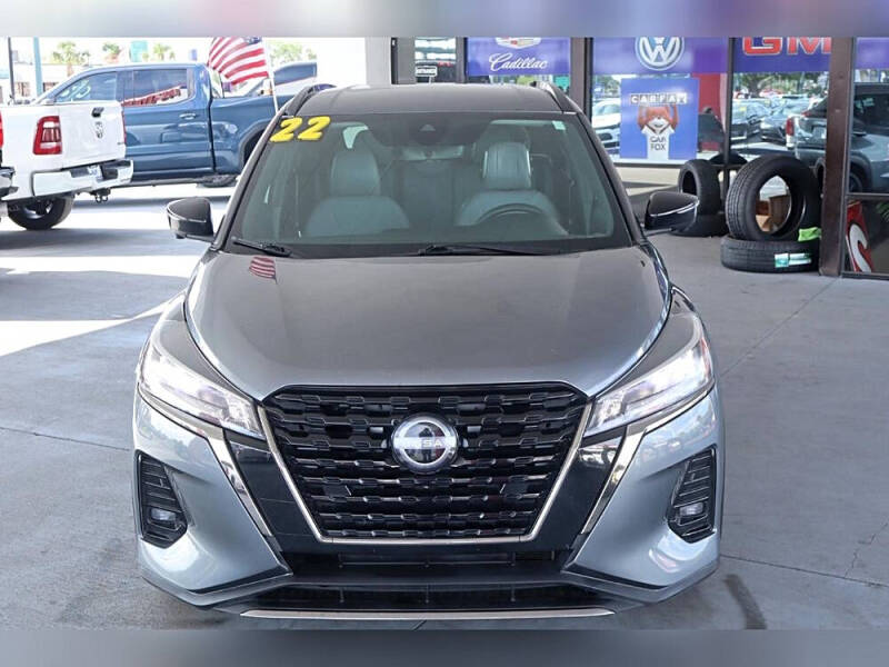 2022 Nissan Kicks SR