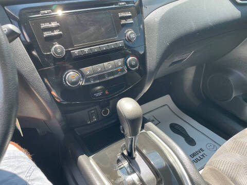 2015 Nissan Rogue S