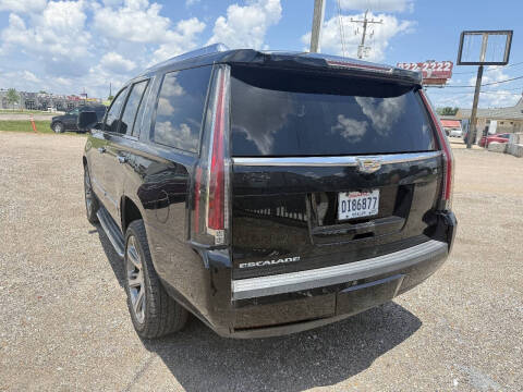 2017 Cadillac Escalade Luxury