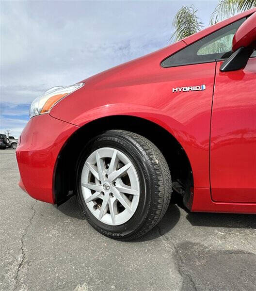 2014 Toyota Prius v Two