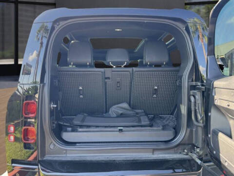 2024 Land Rover Defender 90 P400 X-Dynamic SE