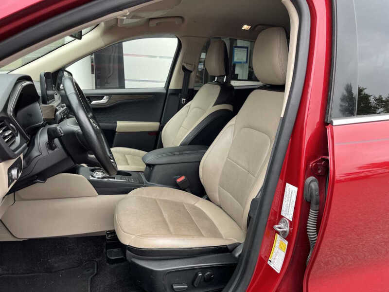 2020 Ford Escape Hybrid Titanium