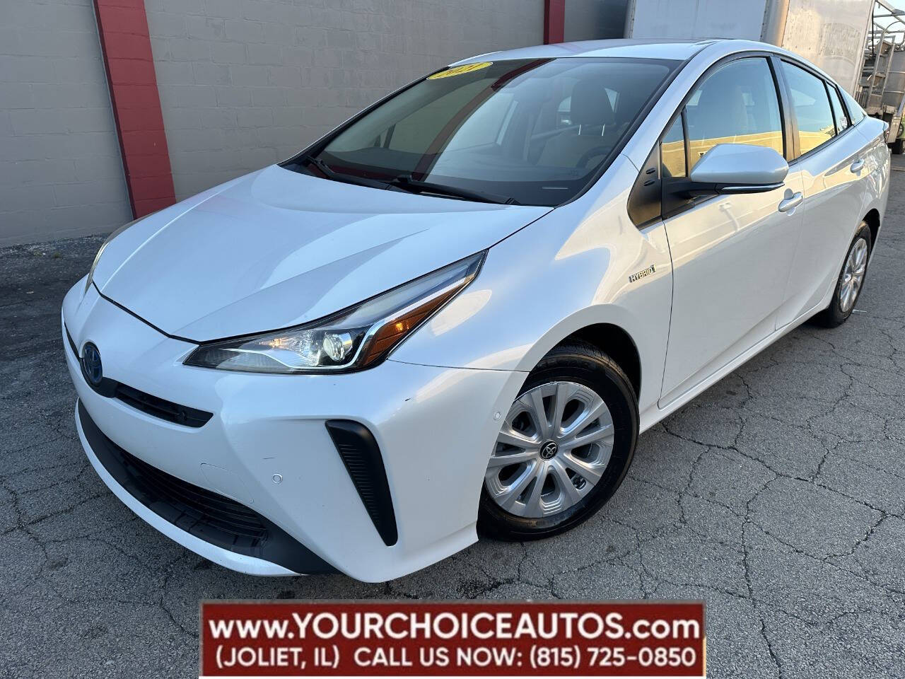 2021 Toyota Prius LE 4dr Hatchback's photo