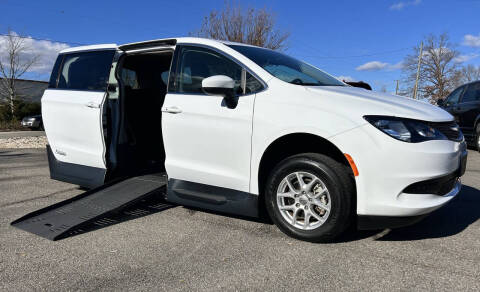 2022 Chrysler Voyager LX