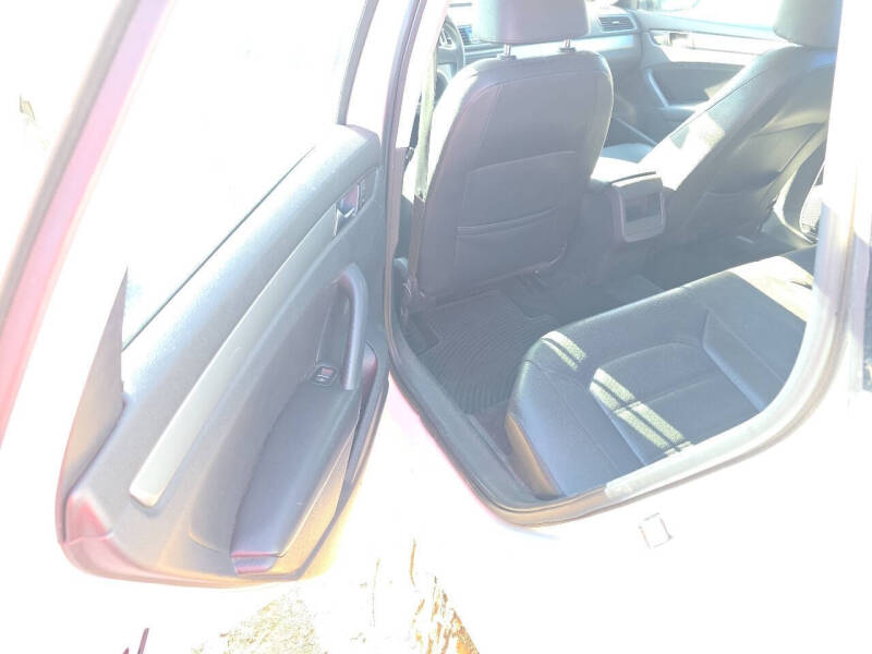 2014 Volkswagen Passat 1.8T Wolfsburg Edition