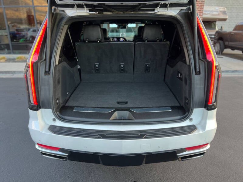 2022 Cadillac Escalade ESV Luxury