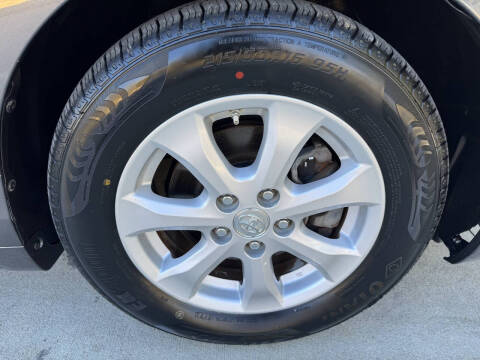 2011 Toyota Camry LE