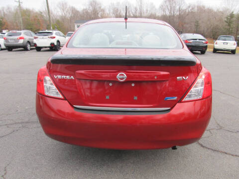 2012 Nissan Versa 1.6 SV