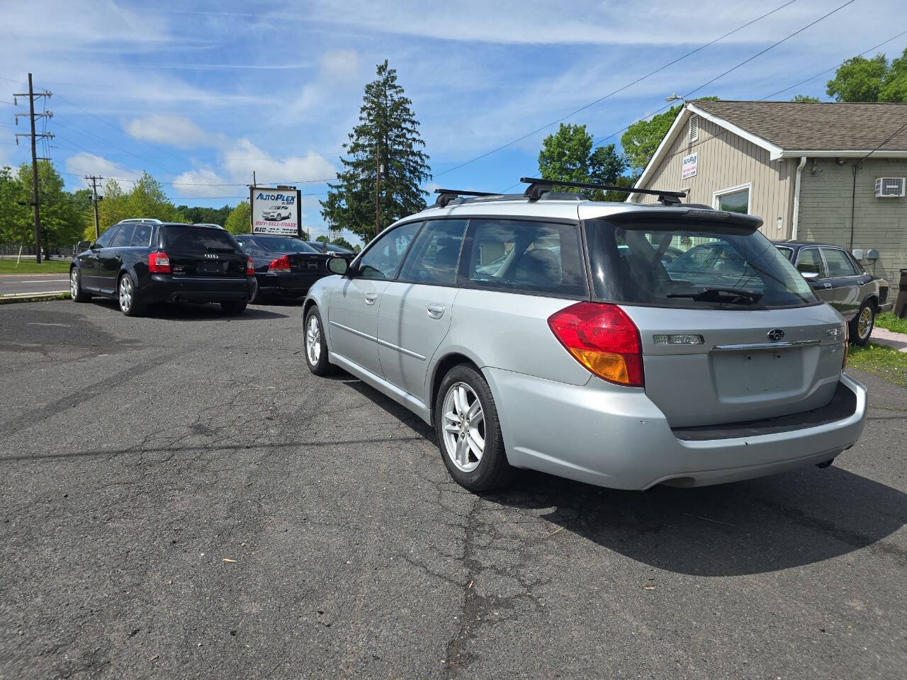 View vehicle photo 6