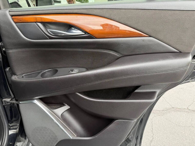 2019 Cadillac Escalade Luxury