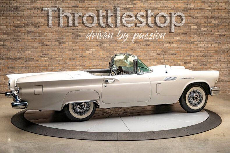 1957 Ford Thunderbird