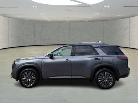 2024 Nissan Pathfinder SL