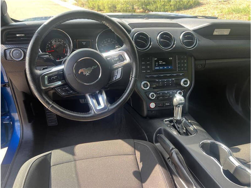 2017 Ford Mustang V6