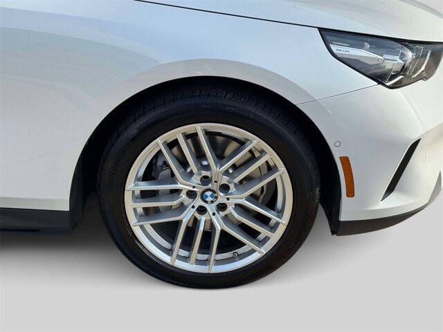 2025 BMW 5 Series 530i xDrive