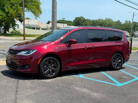 2020 Chrysler Pacifica Hybrid Touring L