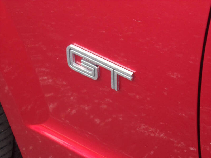 2005 Ford Mustang GT Deluxe