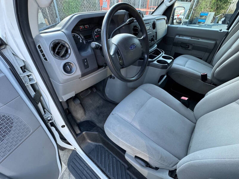 2009 Ford E-Series E-150 XL