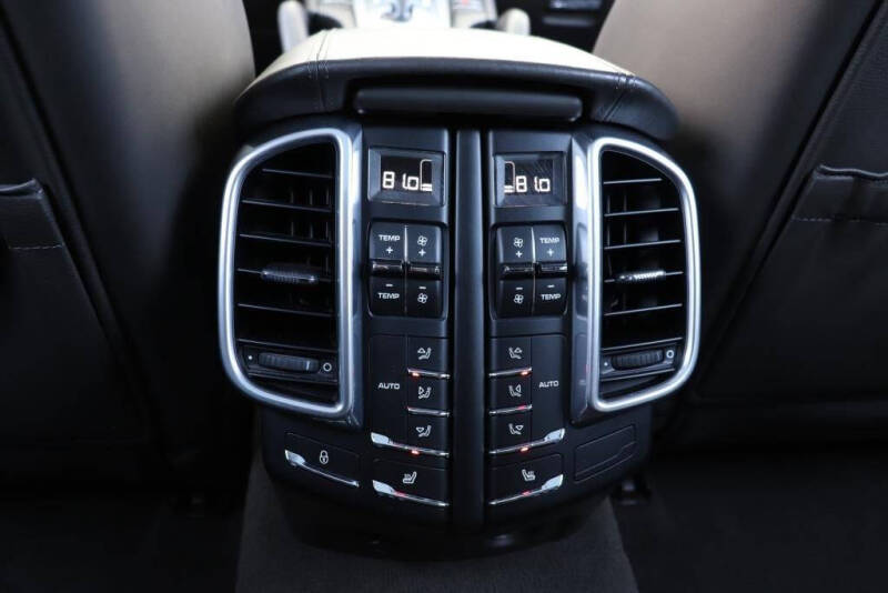 2015 Porsche Cayenne Turbo