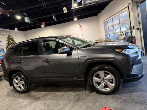 2021 Toyota RAV4 Hybrid XLE Premium