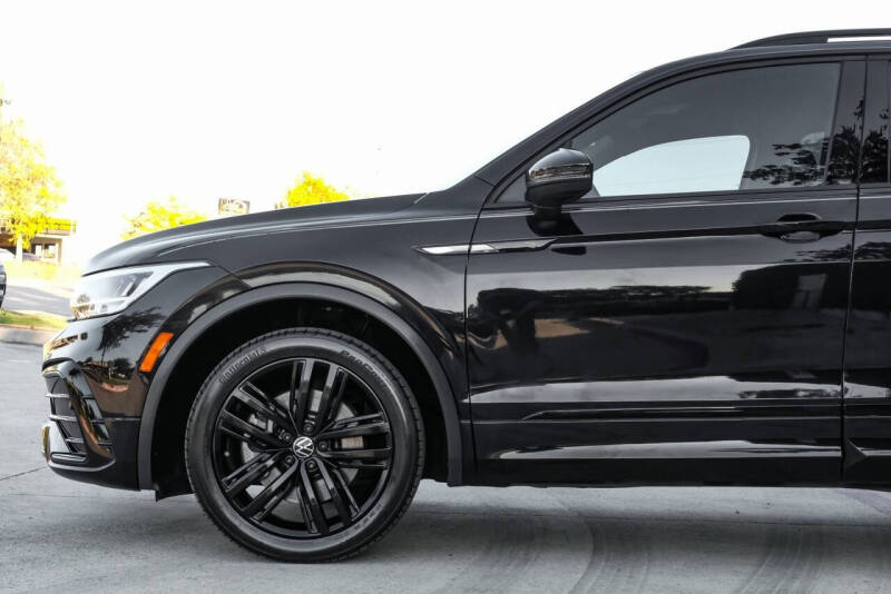 2022 Volkswagen Tiguan SE R-Line Black