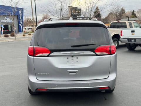 2020 Chrysler Pacifica Touring L