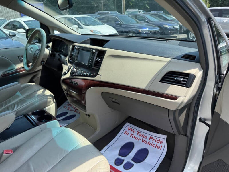 2011 Toyota Sienna