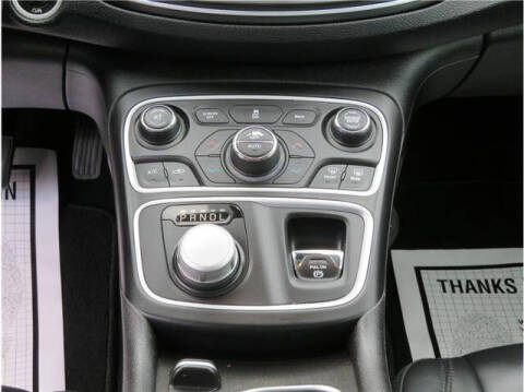 2017 Chrysler 200 Limited Platinum