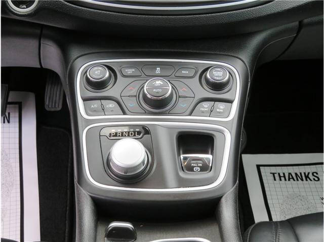 2017 Chrysler 200 Limited Platinum