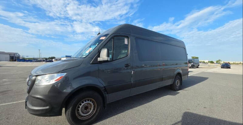 2019 Mercedes-Benz Sprinter Crew Van Base's photo